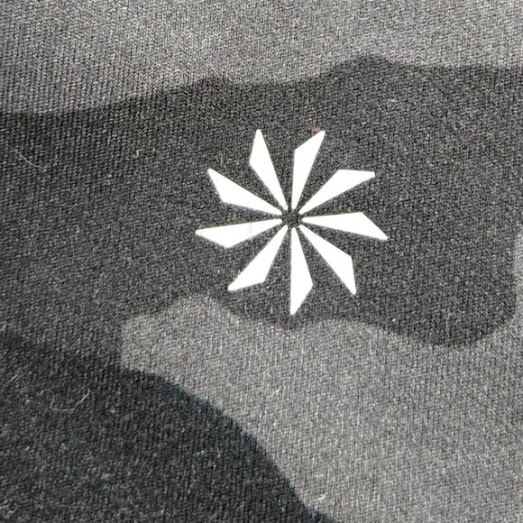 Athleta Shanti Camo Crop III Tank - M Black Camo - Picture 4 of 6